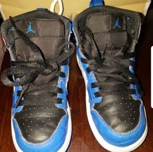 Nike toddler shoes size 10